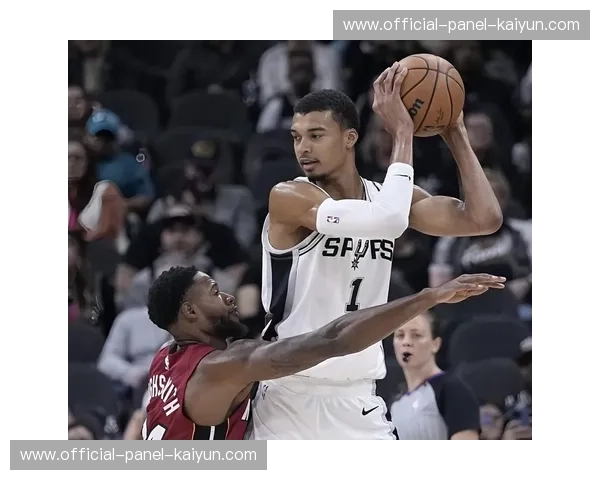 马刺126-113逆转勇士取六连胜，文班亚马25分9篮板